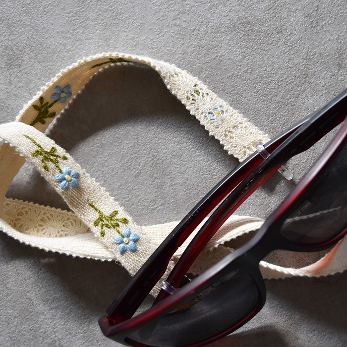 بند عینک مدل گل آبی