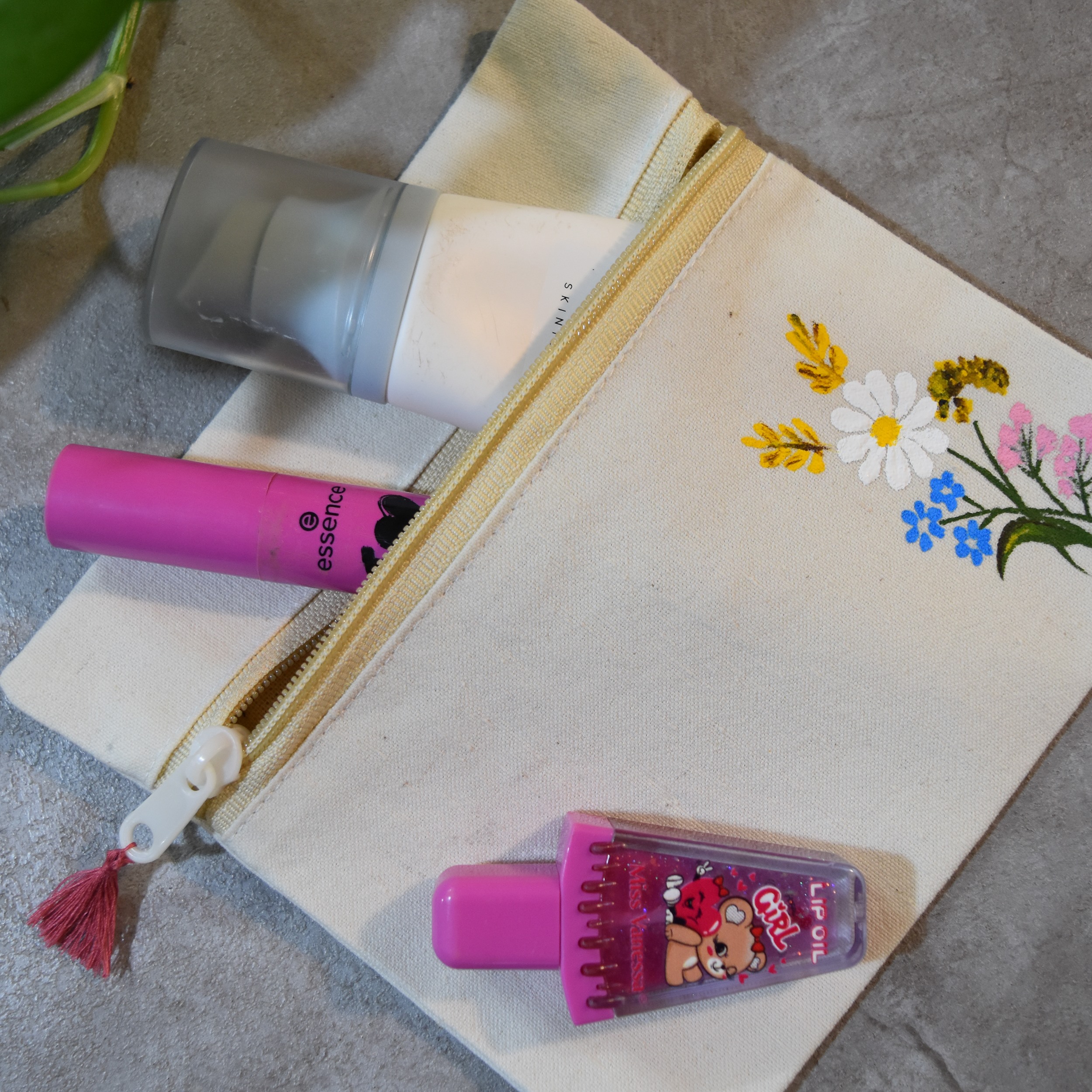 کیف لوازن آرایش مدل بابونه