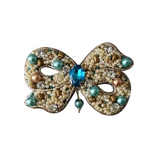 سنجاق سینه جواهر‌دوزی طرح پاپیون