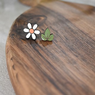 گوشواره میخی مدل بابونه