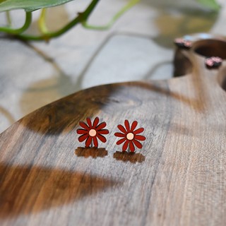 گوشواره میخی مدل گل