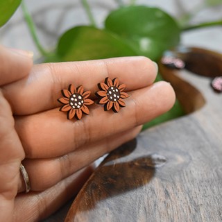 گوشواره میخی مدل گل