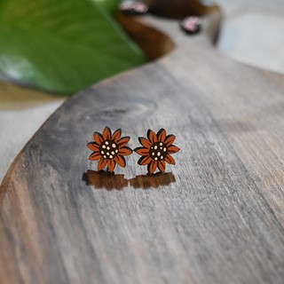 گوشواره میخی مدل گل