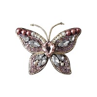 سنجاق سینه جواهر‌دوزی طرح پروانه